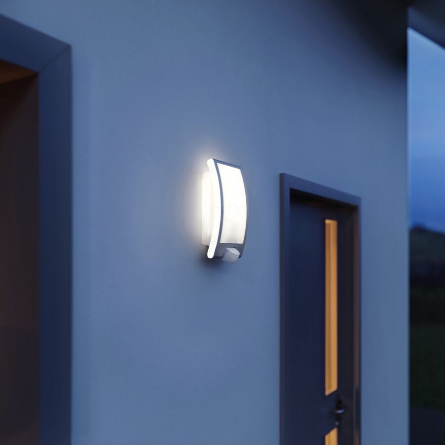 Steinel L22 outdoor luminaire with motion sensor