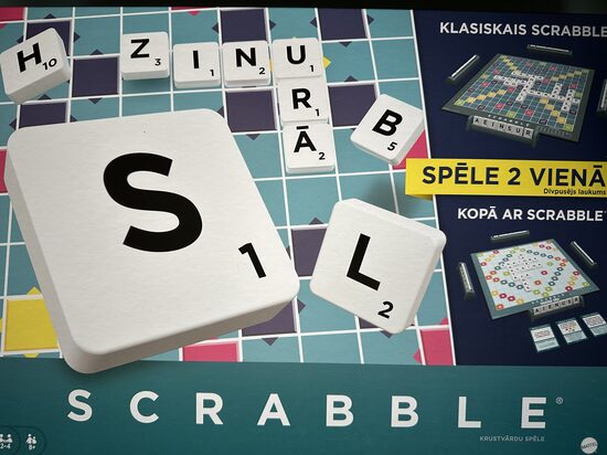 Galda spēle Mattel Scrabble latviski (uz vietas)