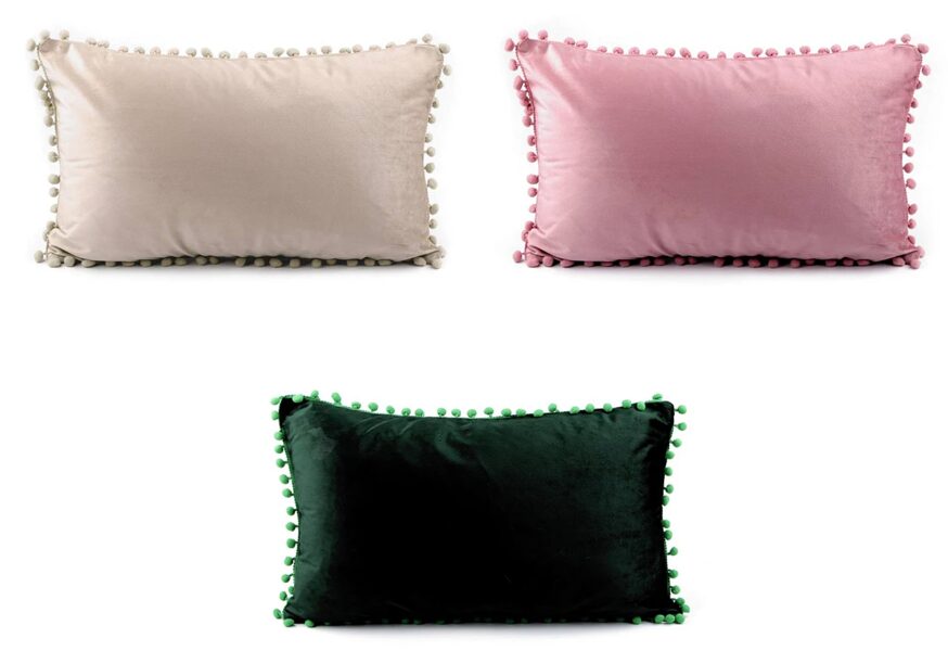 Samta spilvendrāna ar pomām 30x50cm